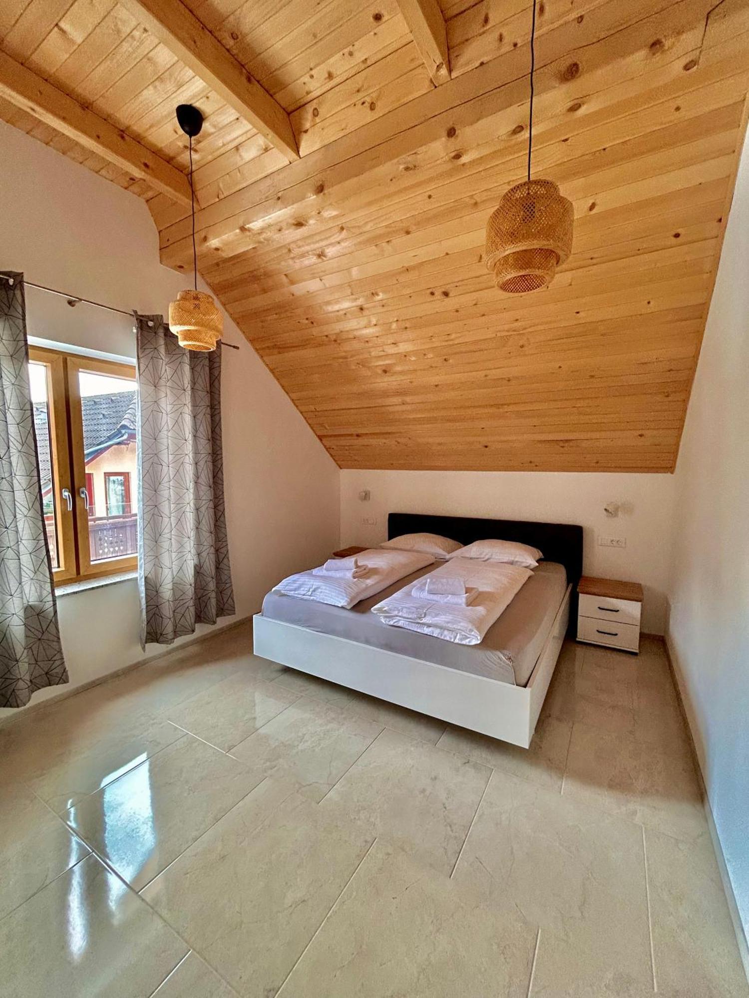 Alps Apartments Kranjska Gora Bagian luar foto